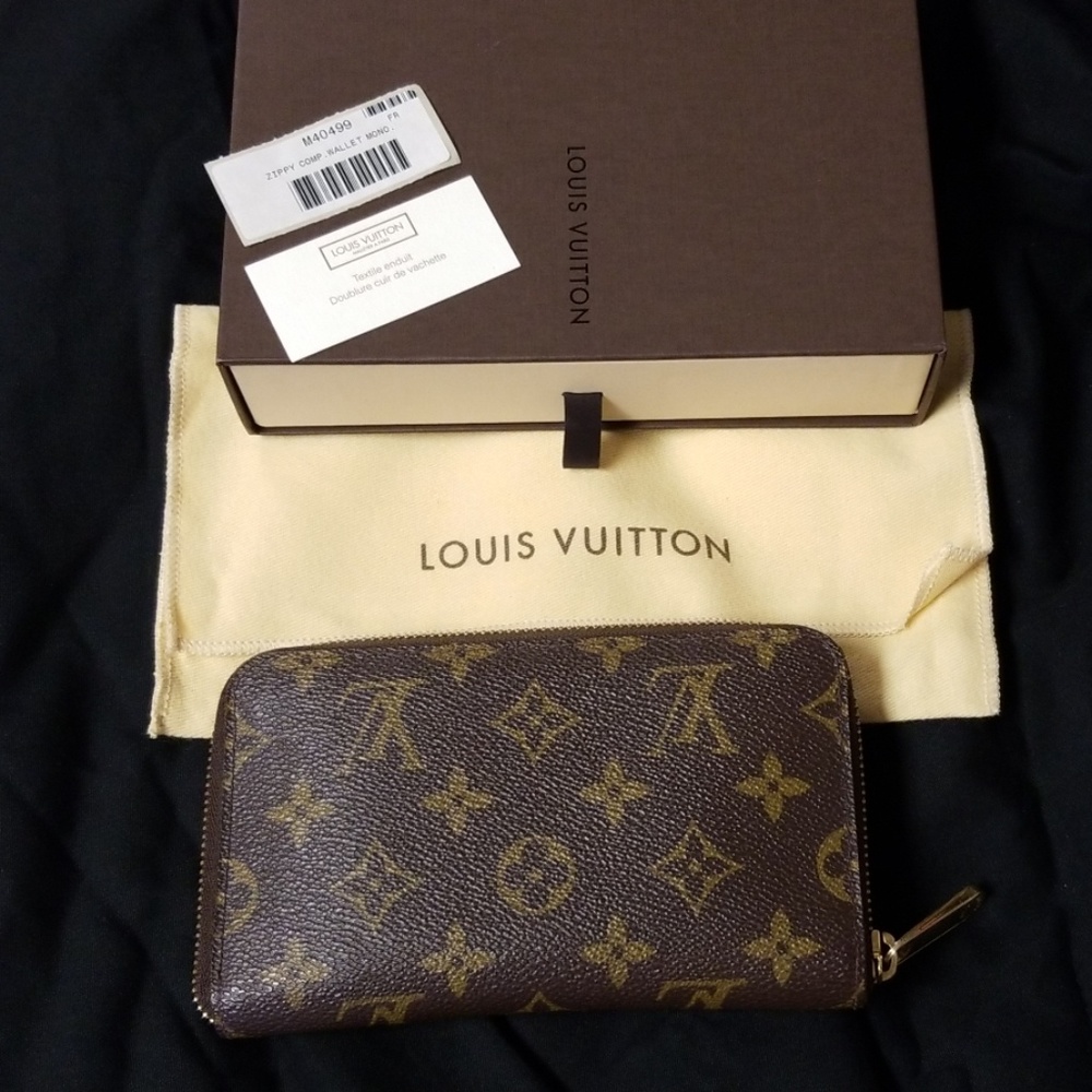 Louis Vuitton zippy organizer wallet monogram